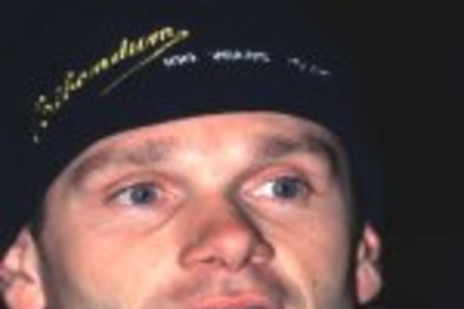 RALI: GRONHOLM PERSEGUE LOEB