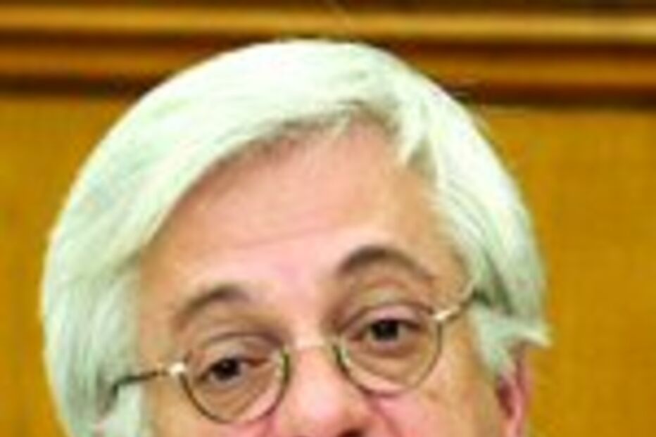 António Cluny reeleito presidente