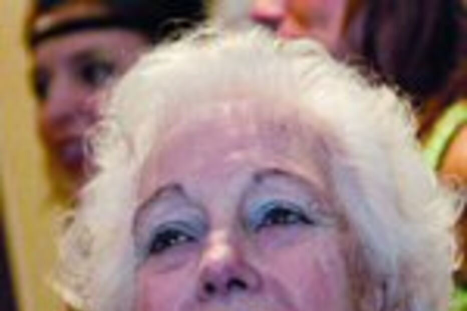 Ruth Carvalho deixa hospital