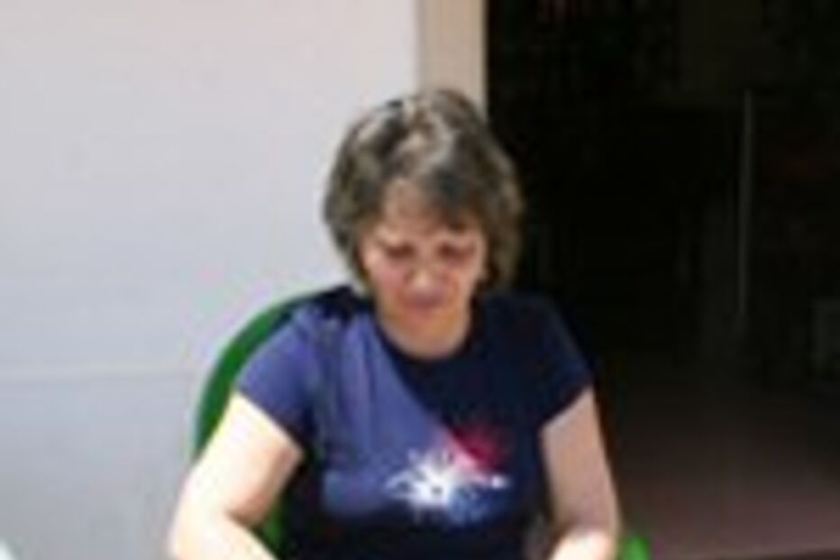 Perdigueiro morde mulher em casa