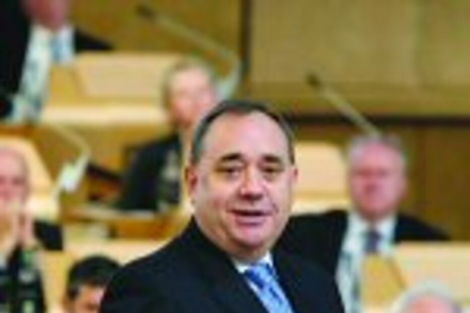 Alex Salmond vai chefiar governo minoritário