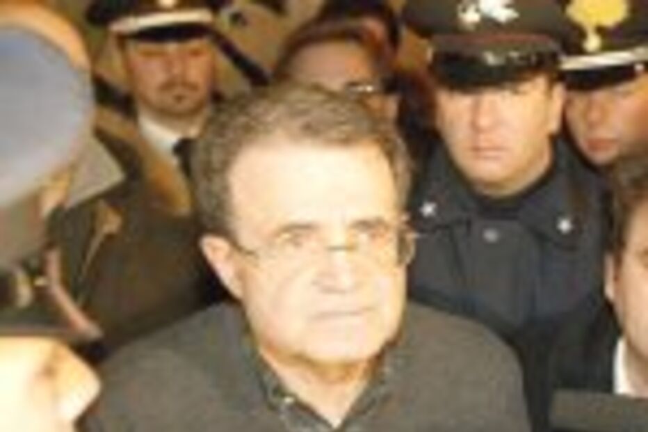 PRODI ESCAPA A ATENTADO