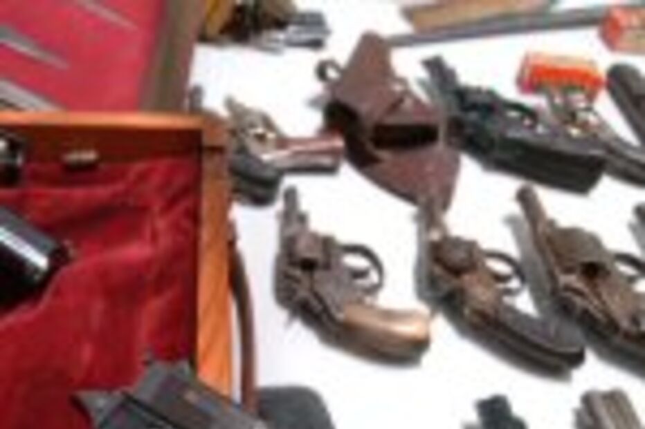 Armas tramam coronel