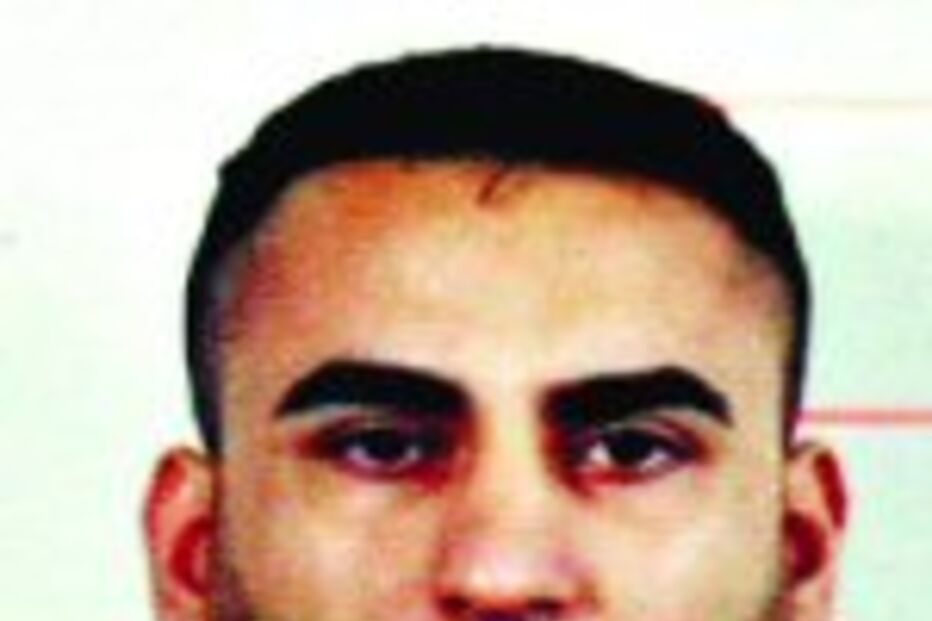 Turco desvia avião para fugir à tropa