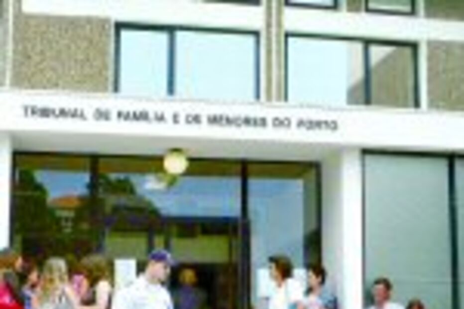 Treze meses internados