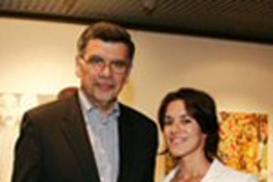 Mara Costa vence Salão