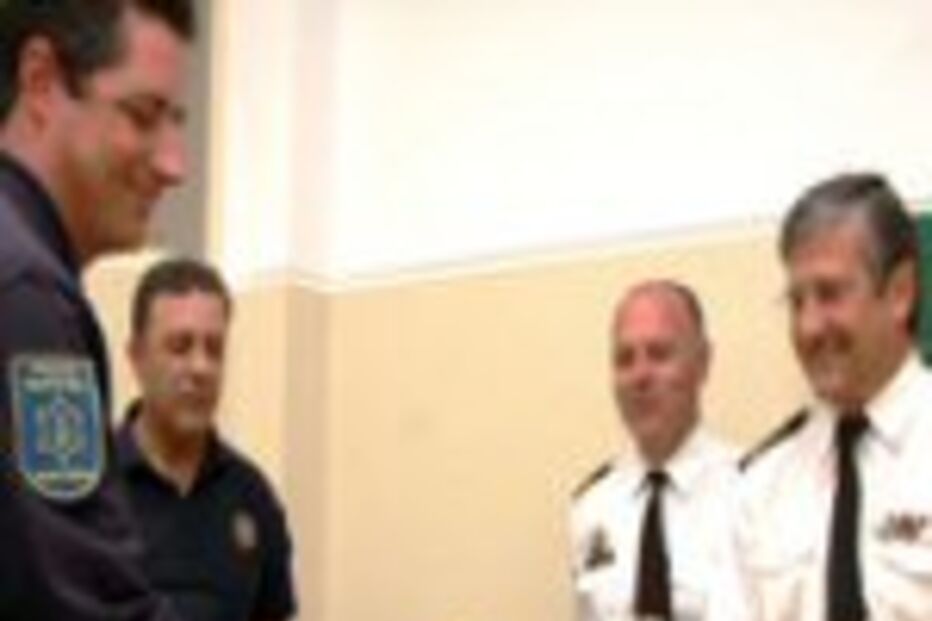 Agentes da PM equipados com novas pistolas Glock