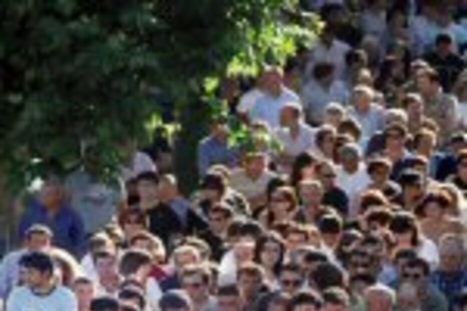 Dor e emoção no funeral de Ricardo