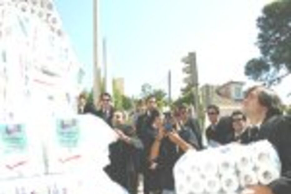 PROTESTO EM PAPEL HIGIÉNICO