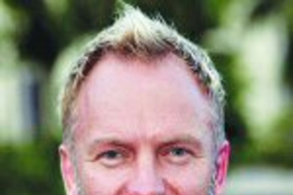 Cantor Sting condenado