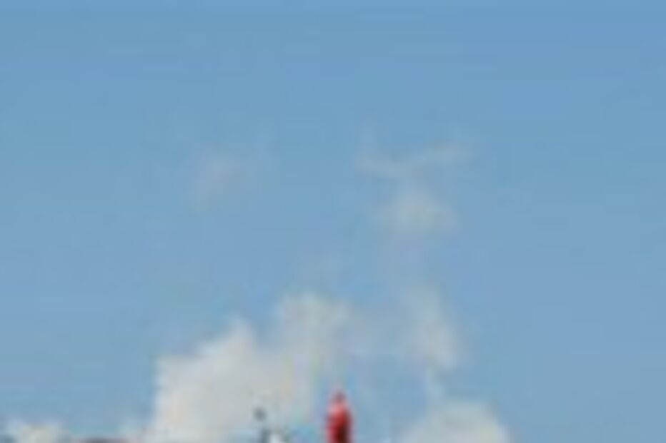 Maus cheiros afastam banhistas da Praia da Gambôa, em Peniche