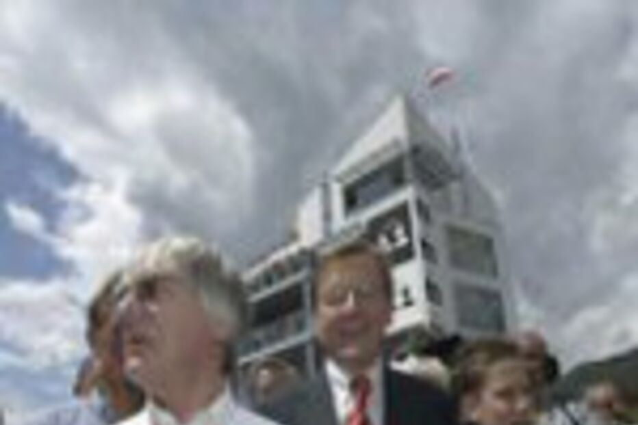 Ecclestone insiste no Arsenal