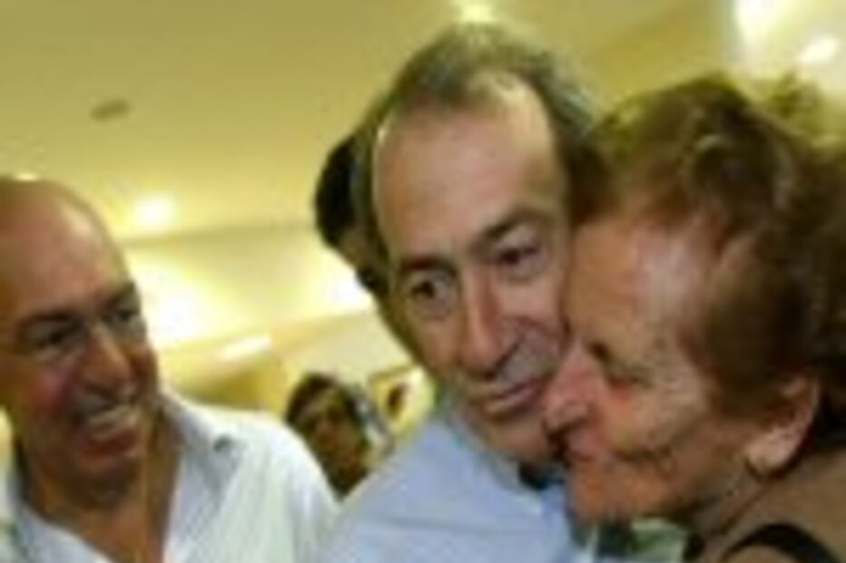 Menezes eleito líder do PSD