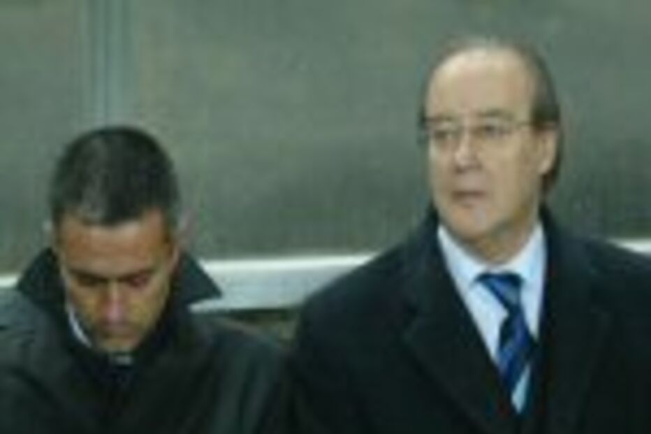 Pinto da Costa e a camisola rasgada ao leão Rui Jorge