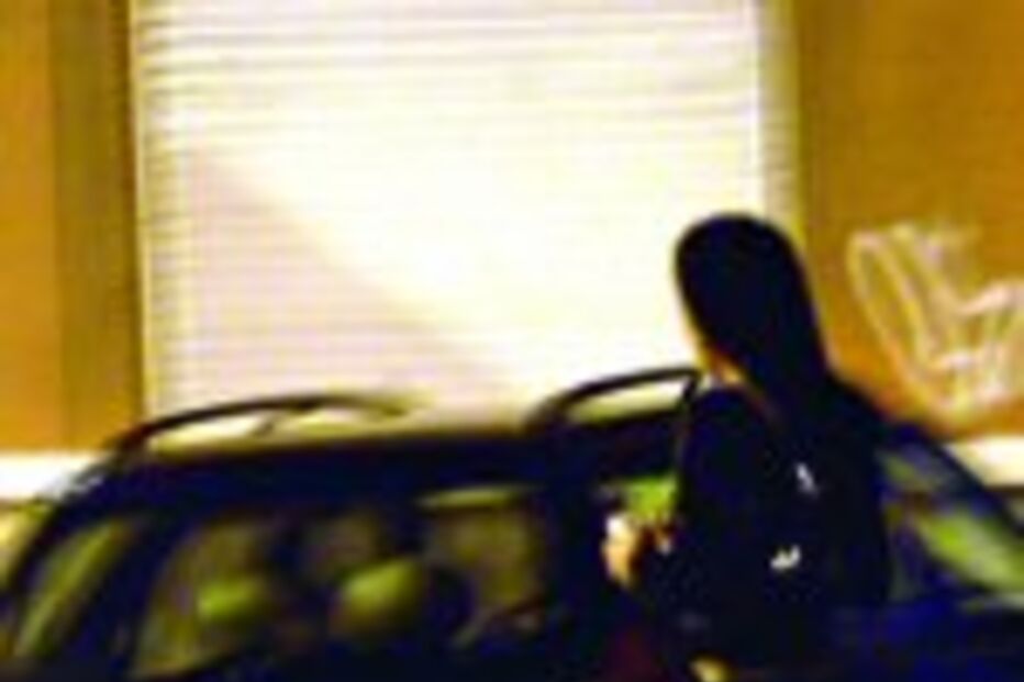 Prostitutas passam recibos a clientes