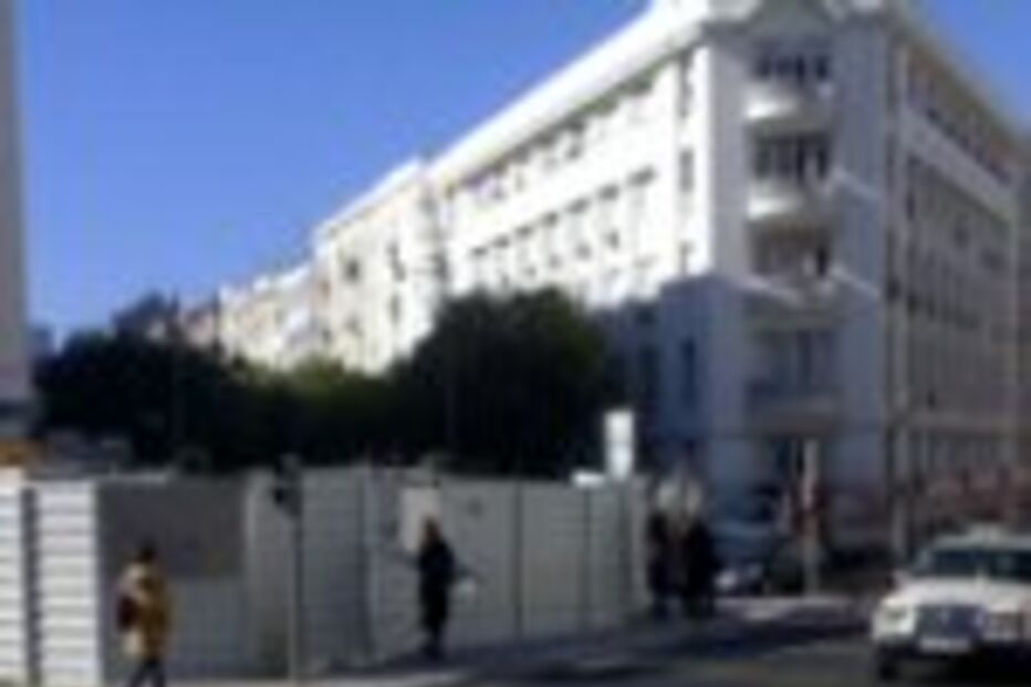 Obras no metro fecham entradas na Estação de  S. Sebastião