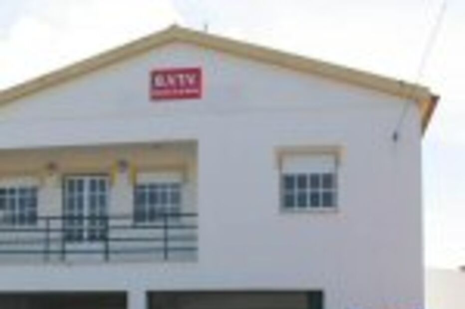 Peditório põe bombeiros contra ex-combatentes