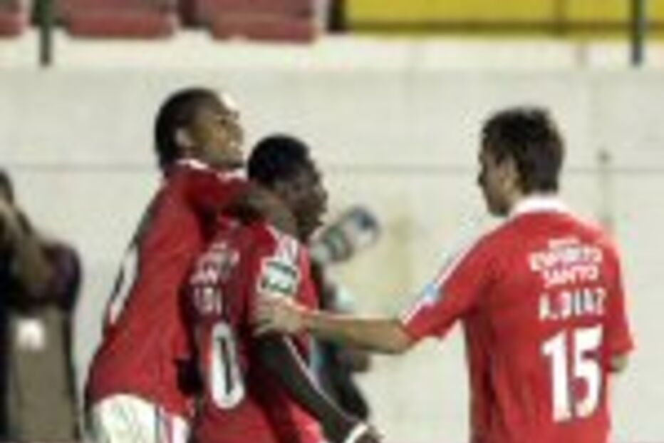 Árbitro salva pobre Benfica