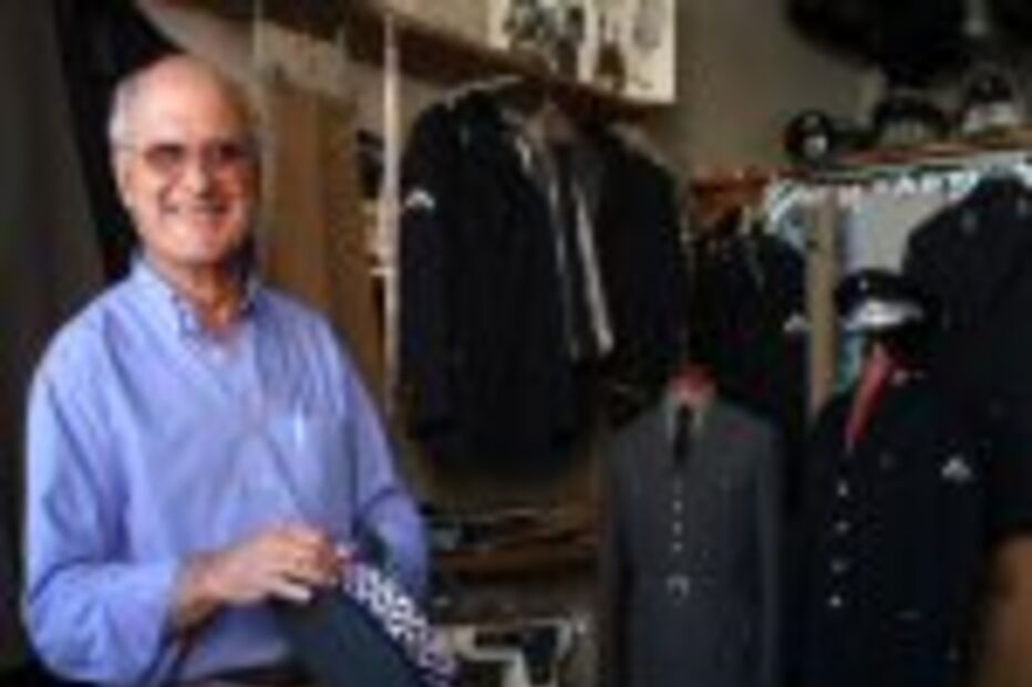 Faz fardas para a Polícia Municipal há 36 anos