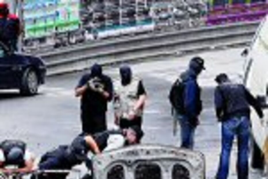 Bomba em carro de guarda-costas