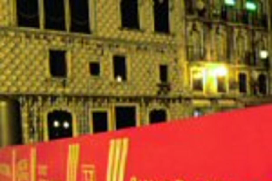 Lisboa acorda envolta em faixas