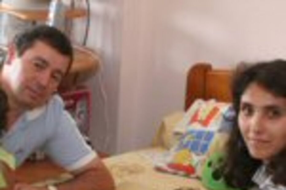 Menino de três anos sofre com doença muito rara