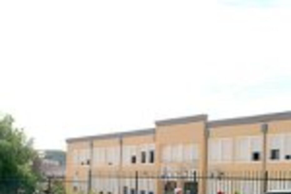 TRÁFICO À PORTA DE ESCOLA