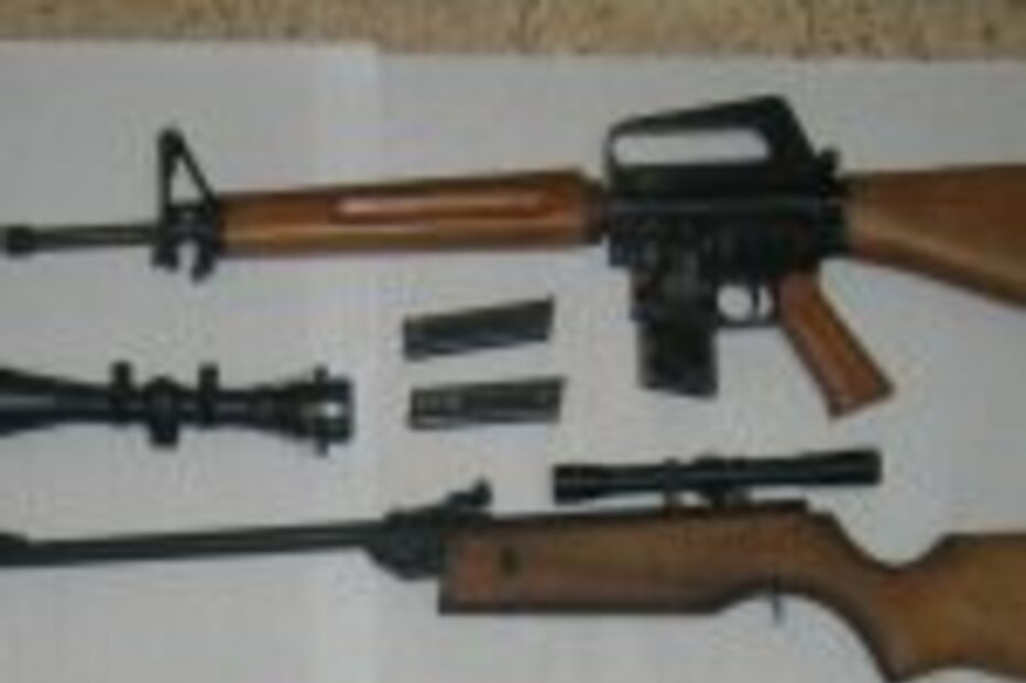 Pescador guardava metralhadora em casa