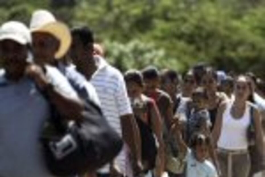 Milhares fogem do Félix