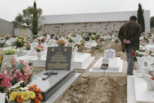 vandalizadas, furtadas, campas, cemitérios