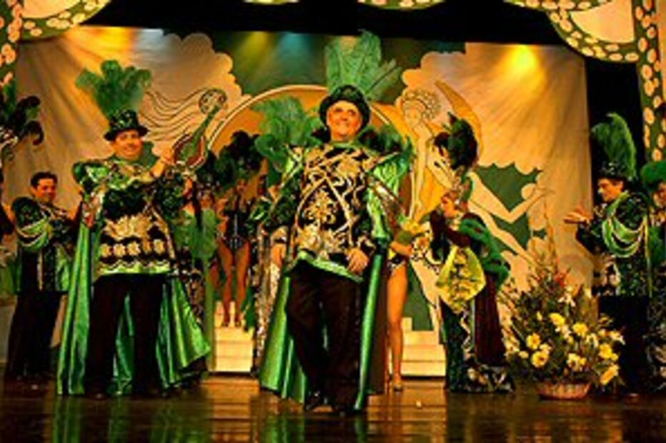 ‘E viva a revista’ encerra Humorfest