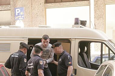 Volta ao tribunal de onde escapou