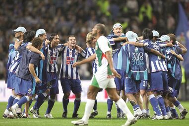 Tri comemorado com recorde de golos