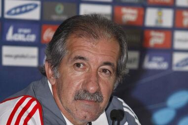 Adeptos atacam autocarro