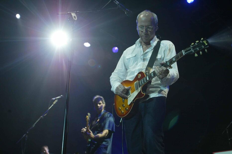Knopfler em concerto quase bom