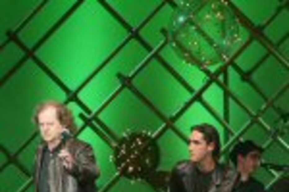 UHF nas festas de elevação a vila