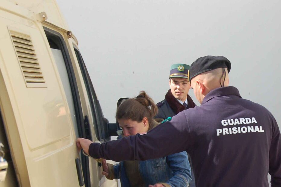 Vinte anos por matar filha recém-nascida