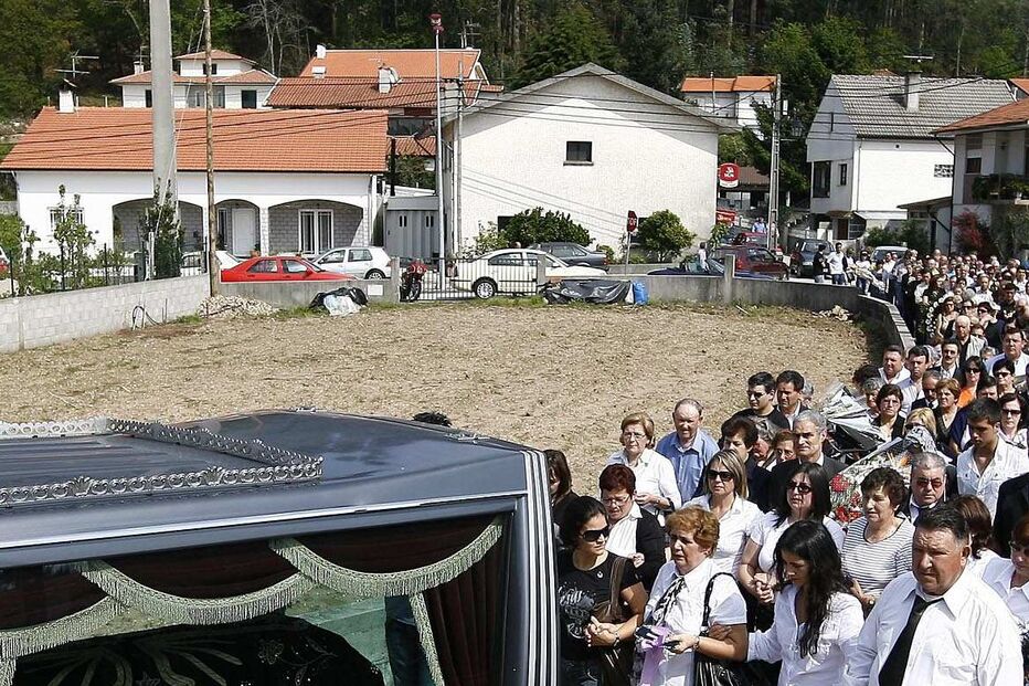 Família quer acreditar em tese de bala perdida