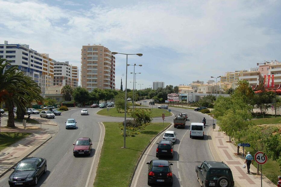 Via desnivelada e novas rotundas já em 2009