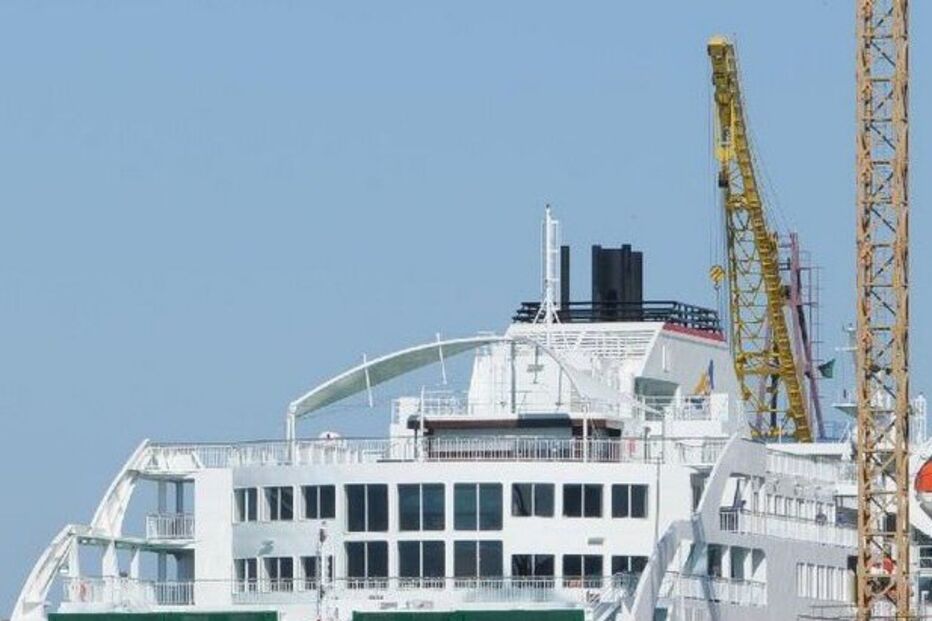 Ferry liga Portimão a ilhas