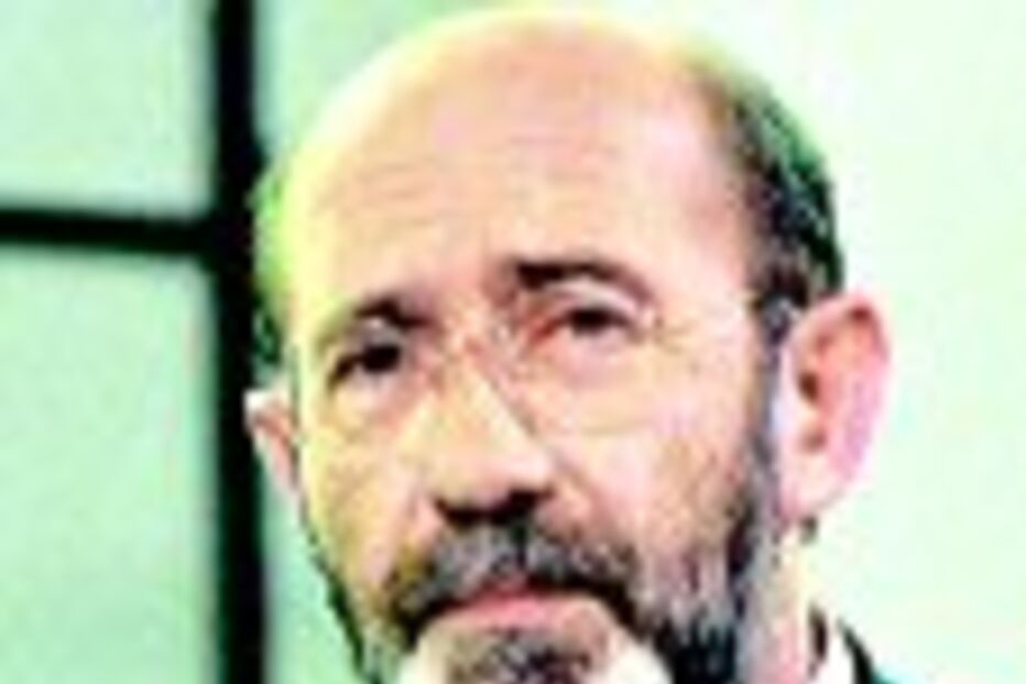 José Nuno Martins elogia Adelino Gomes  