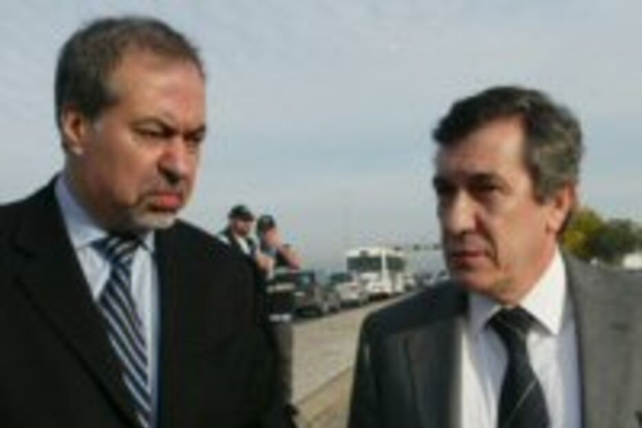 Concurso afasta directora crítica