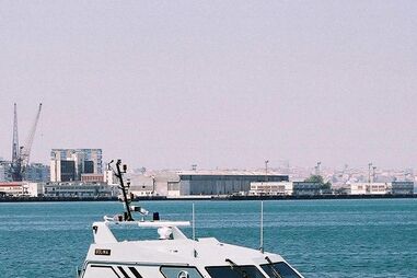 Lancha pode estar ligada a tráfico de droga