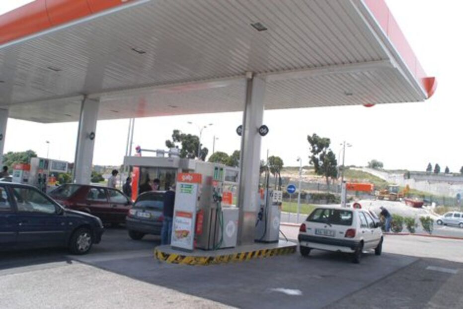 Galp, BP e Repsol descem os preços