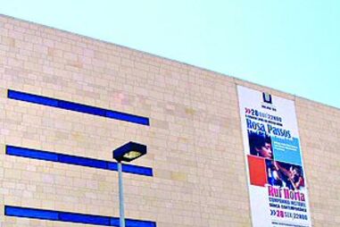 Teatro no hospital e cadeia