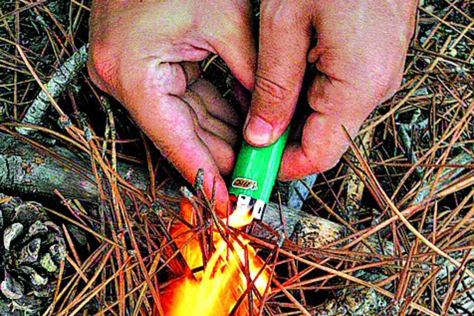 Bombeiro detido por suspeita de fogo posto