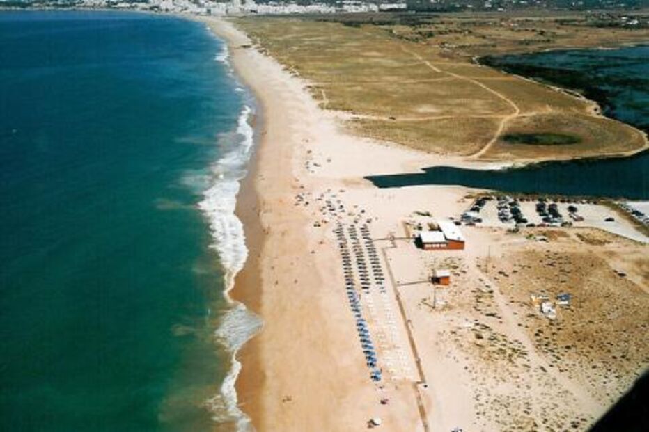 Praia dos Salgados interdita