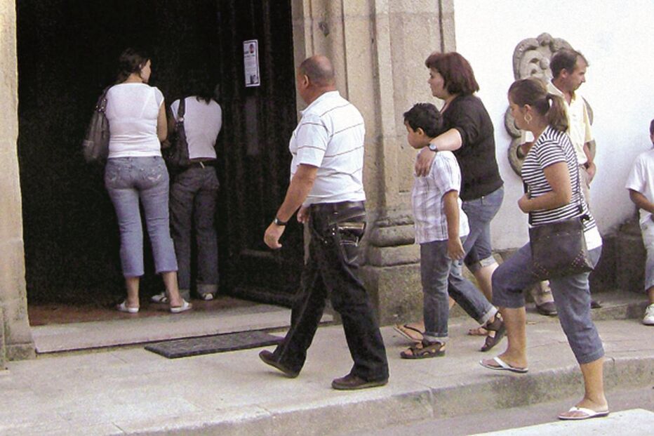 Espetou faca no peito