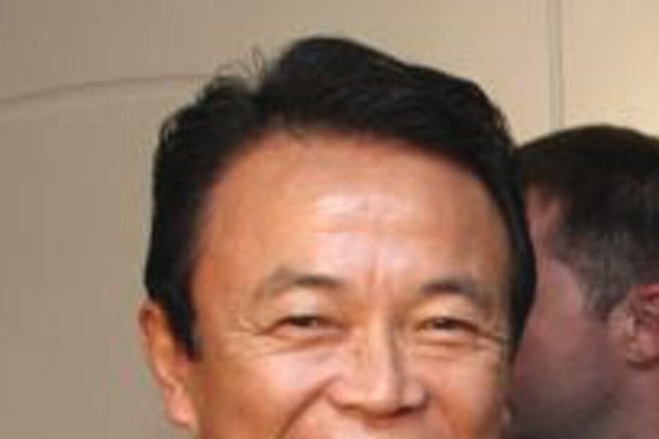 Taro Aso eleito líder do partido no poder