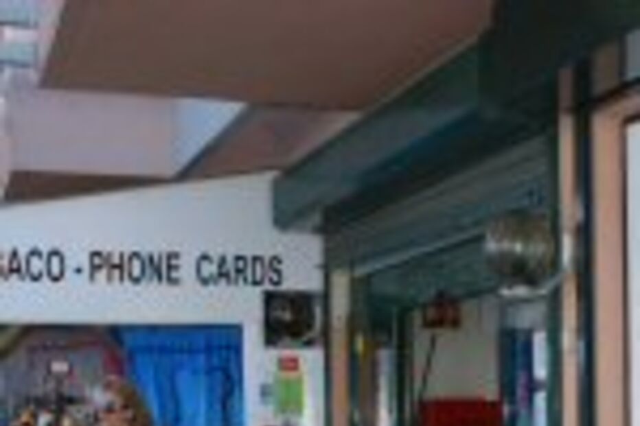 Cinco roubam caixa multibanco